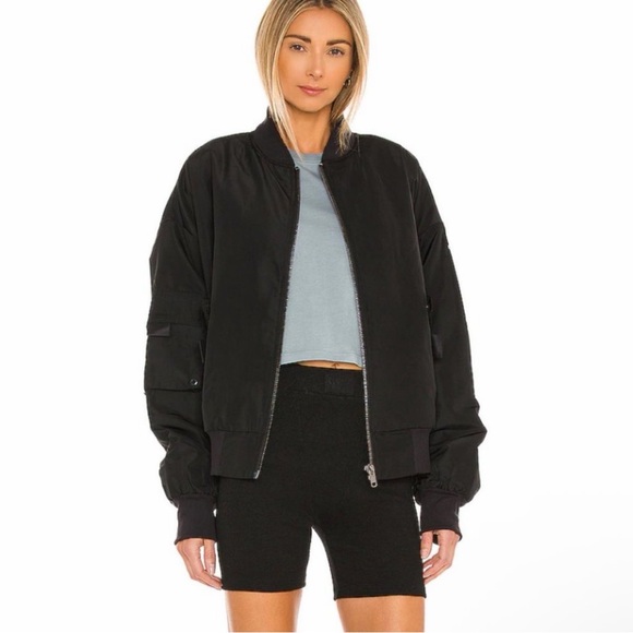 Monrow Cropped Long Sleeve Ex-Boyfriend Pocket Tee - Picture 2 of 6